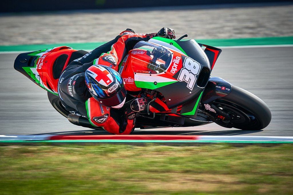 19-06motogp216.jpg